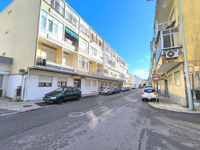 Apartamento T2 para Venda em Algueirão-Mem Martins Foto 25