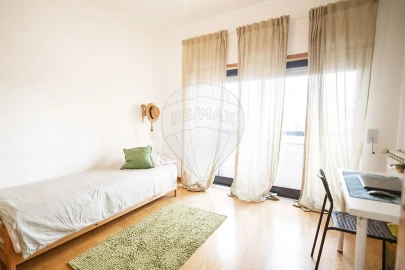 Apartamento T4 para Venda em Marvila, Ribeira Santarém, São Salvador, São Nicolau