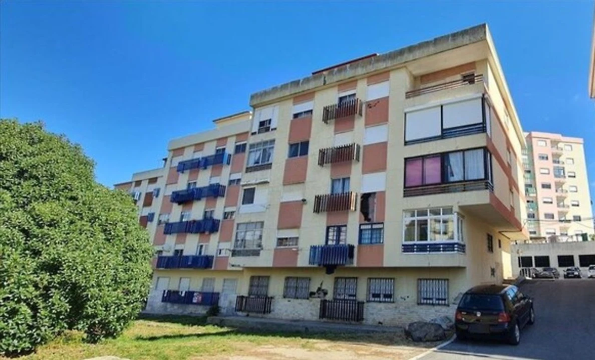 Apartamento T2 para Venda em Agualva e Mira-Sintra Foto 1