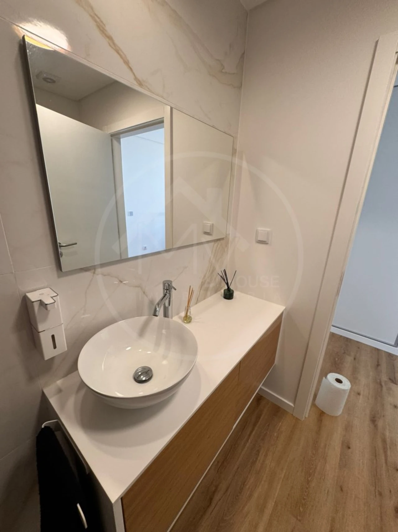 Apartamento T2 para Venda em Estreito de Camara de Lobos Foto 18