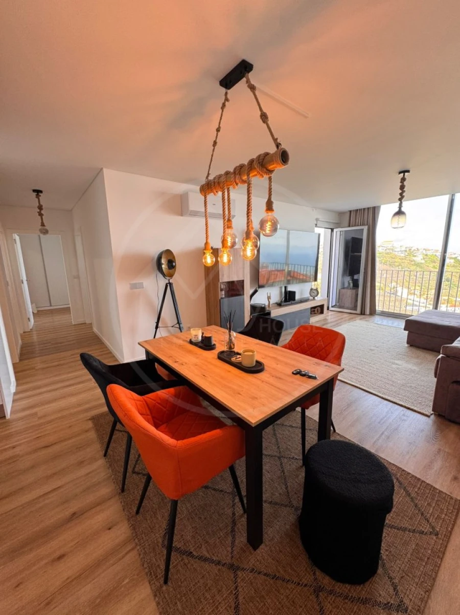 Apartamento T2 para Venda em Estreito de Camara de Lobos Foto 3