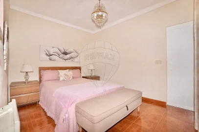 Moradia T2 para Venda em Santa Iria de Azoia, São João da Talha e Bobadela