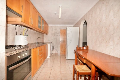 Moradia T2 para Venda em Santa Iria de Azoia, São João da Talha e Bobadela