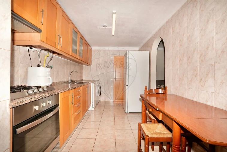 Moradia T2 para Venda em Santa Iria de Azoia, São João da Talha e Bobadela Foto 9