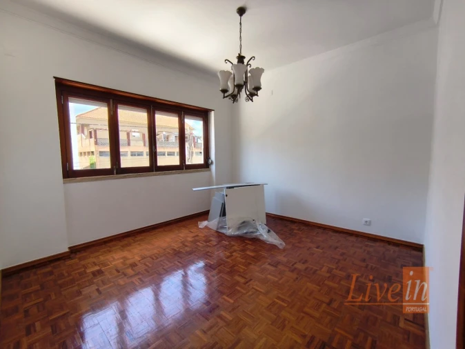 Moradia T3 para Arrendamento em Mafra Foto 6