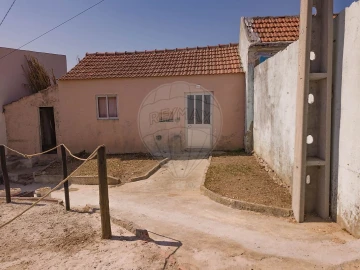 Moradia T2 para Venda em A dos Cunhados e Maceira