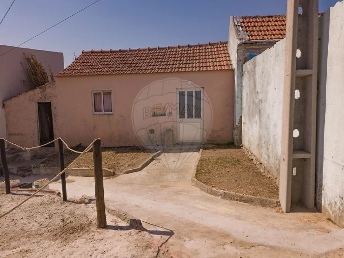 Moradia T2 para Venda em A dos Cunhados e Maceira Foto 7