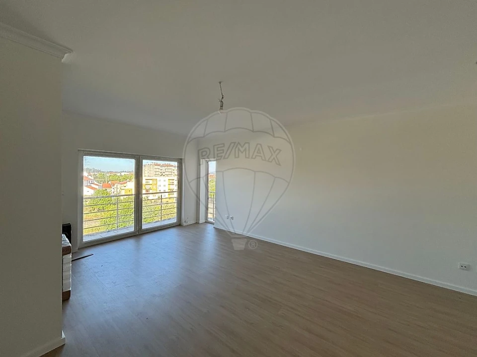 Apartamento T2 para Arrendamento em Ovar, São João, Arada e São Vicente de Pereira Jusã Foto 6