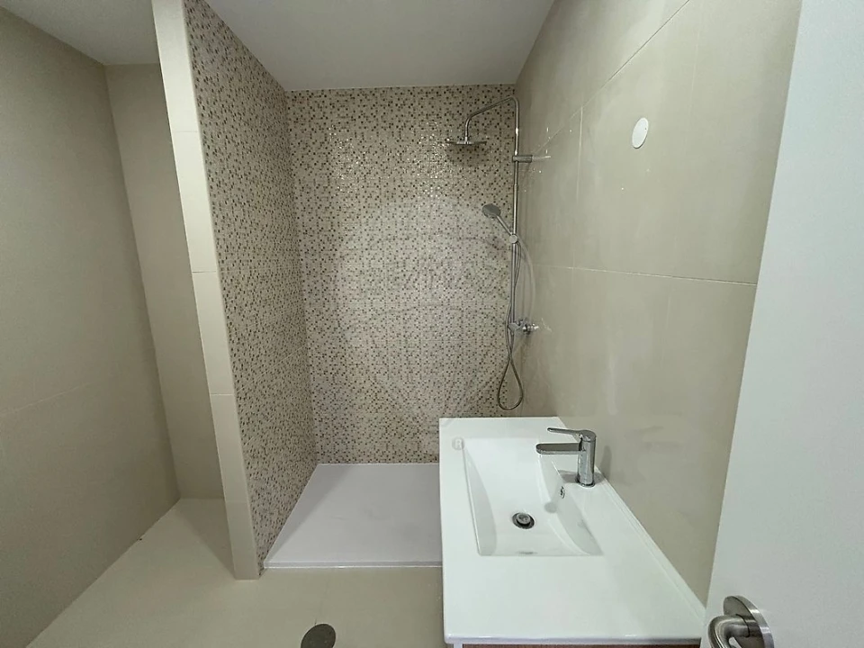 Apartamento T2 para Arrendamento em Ovar, São João, Arada e São Vicente de Pereira Jusã Foto 12