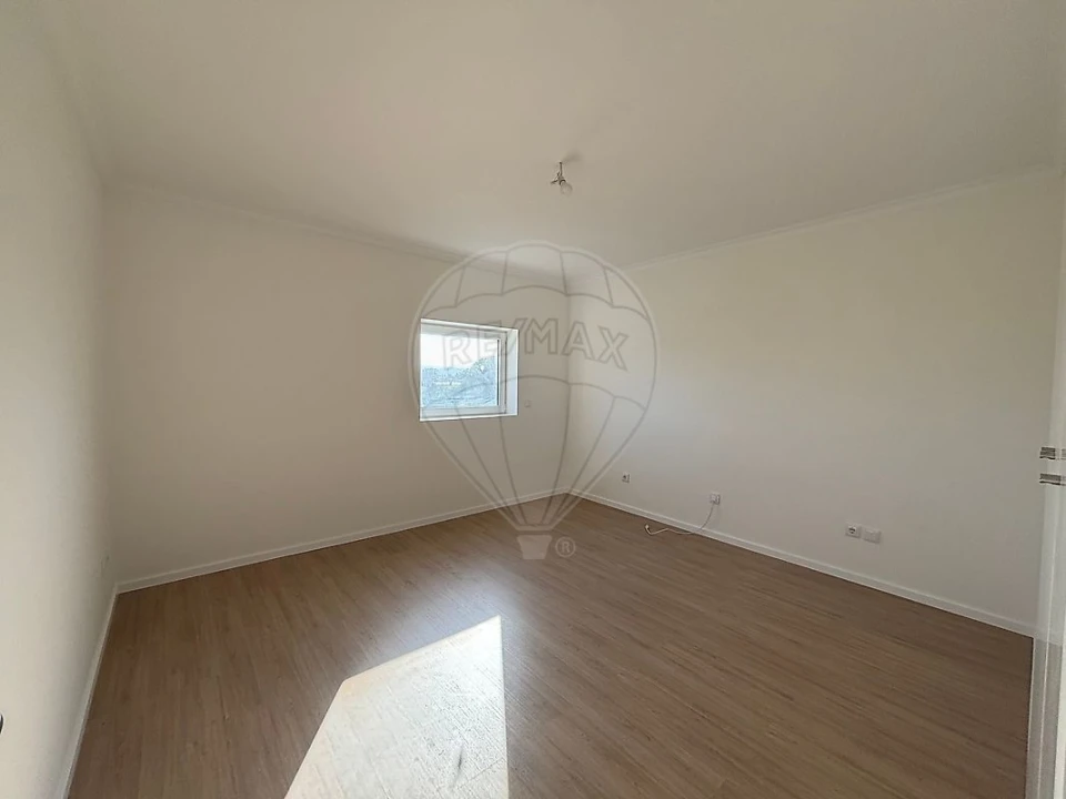 Apartamento T2 para Arrendamento em Ovar, São João, Arada e São Vicente de Pereira Jusã Foto 1