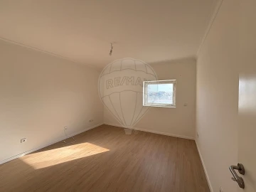 Apartamento T2 para Arrendamento em Ovar, São João, Arada e São Vicente de Pereira Jusã
