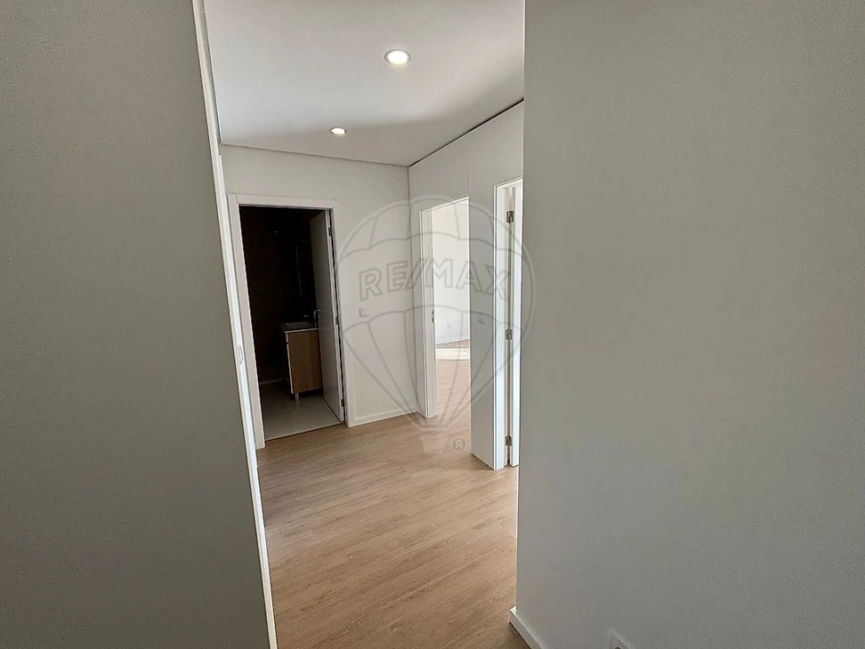 Apartamento T2 para Arrendamento em Ovar, São João, Arada e São Vicente de Pereira Jusã Foto 11