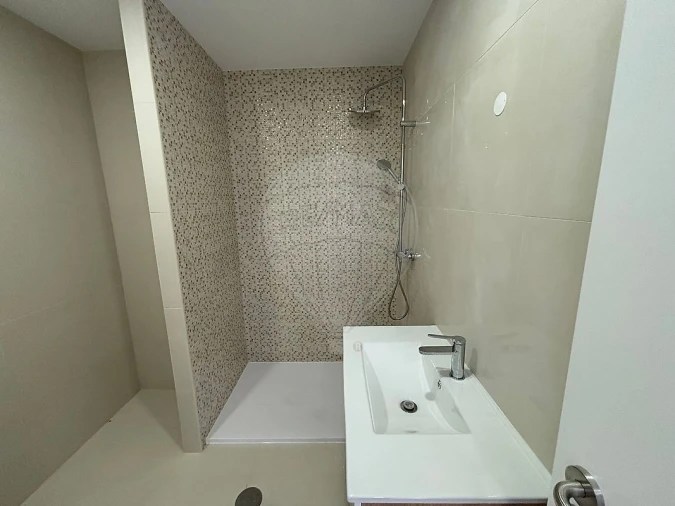 Apartamento T2 para Arrendamento em Ovar, São João, Arada e São Vicente de Pereira Jusã Foto 12