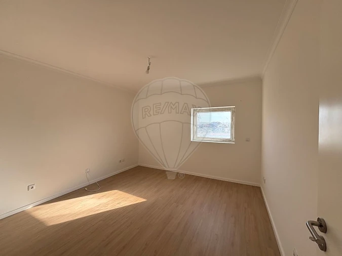 Apartamento T2 para Arrendamento em Ovar, São João, Arada e São Vicente de Pereira Jusã Foto 13