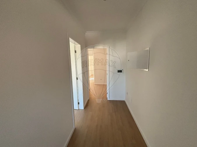 Apartamento T2 para Arrendamento em Ovar, São João, Arada e São Vicente de Pereira Jusã Foto 10