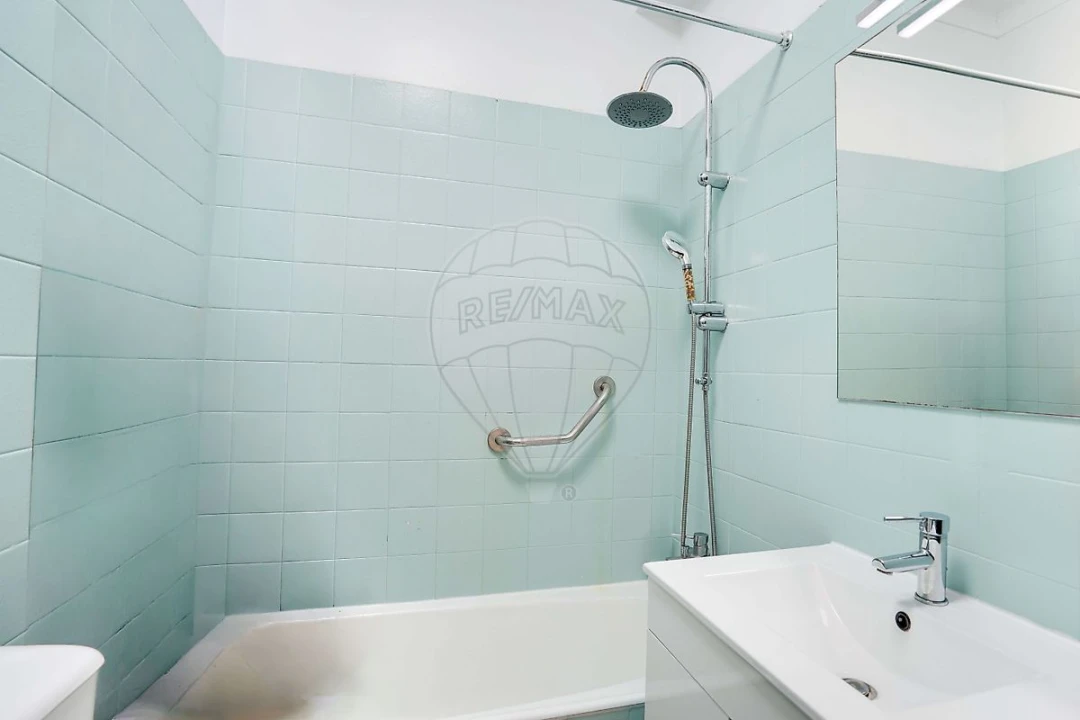 Apartamento T1 para Venda em Vila Franca de Xira Foto 17