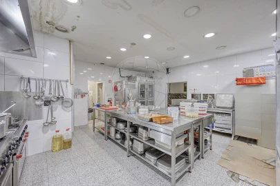 Negócio para Venda em Cedofeita, Santo Ildefonso, Sé, Miragaia, São Nicolau e Vitória
