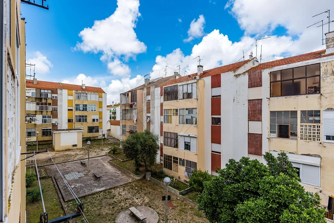 Apartamento T2 para Venda em Baixa da Banheira e Vale da Amoreira Foto 12