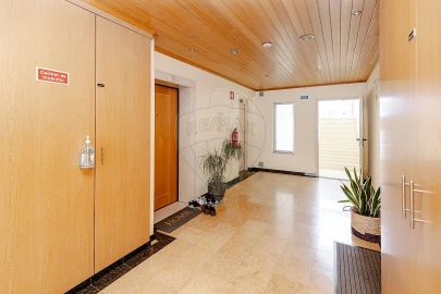 Apartamento T2 para Venda em Aveiras de Cima