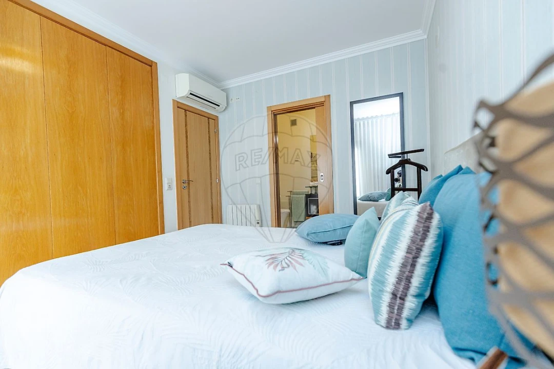 Apartamento T2 para Venda em Aveiras de Cima Foto 12