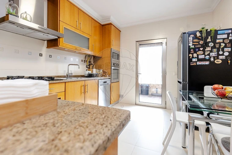Apartamento T2 para Venda em Aveiras de Cima Foto 17