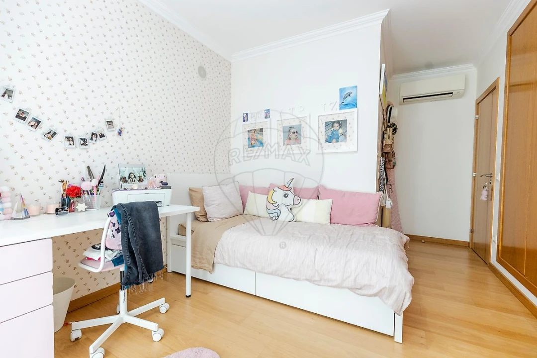Apartamento T2 para Venda em Aveiras de Cima Foto 2