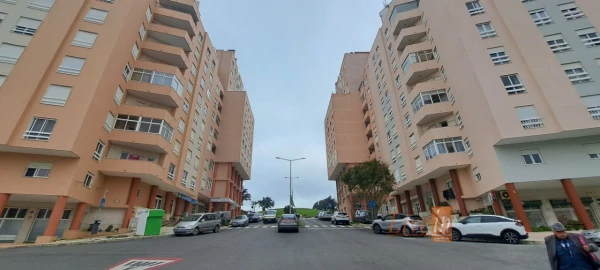 Garagem para Arrendamento em Rio de Mouro
