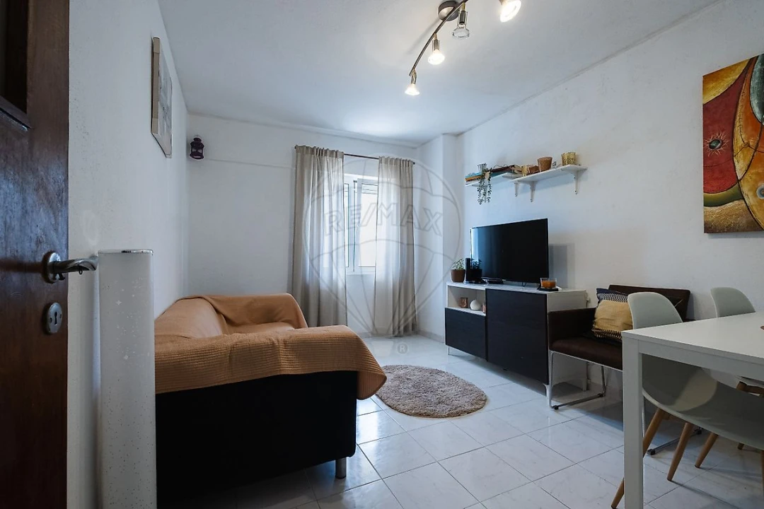 Apartamento T1 para Venda em Massamá e Monte Abraão Foto 1