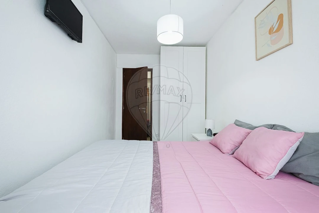 Apartamento T1 para Venda em Massamá e Monte Abraão Foto 3
