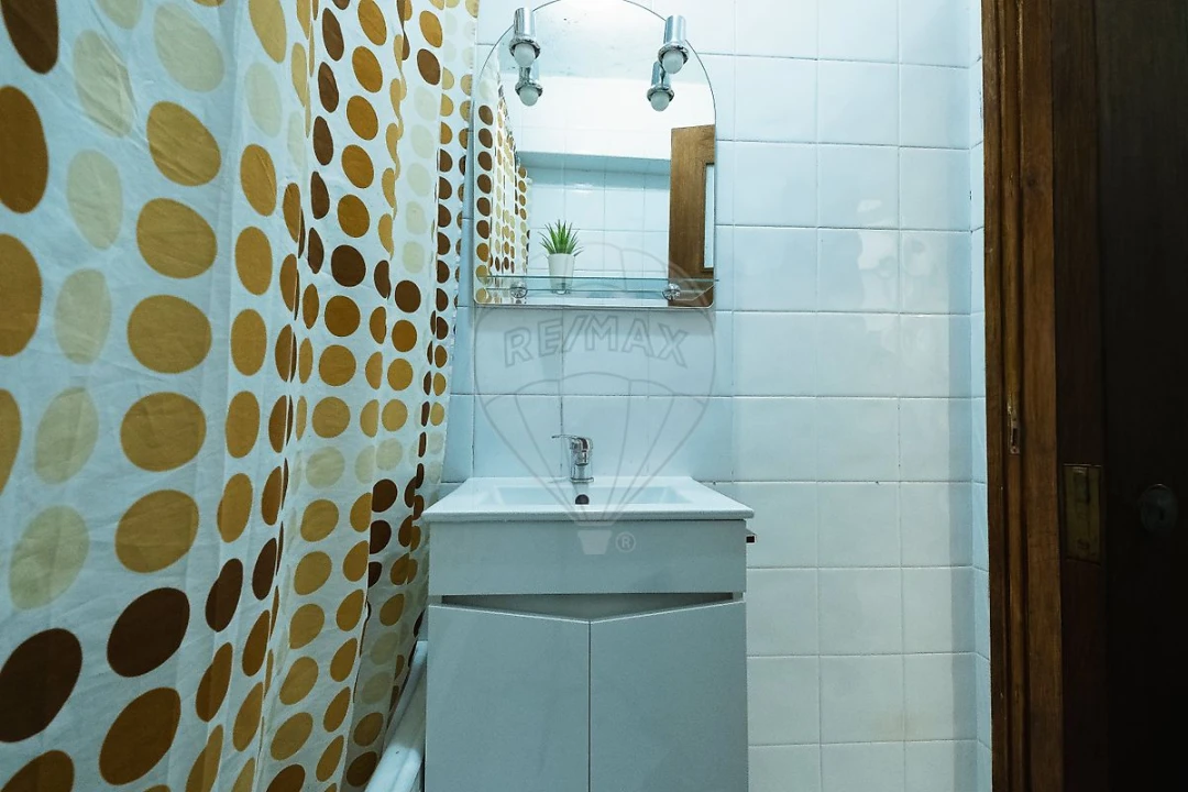 Apartamento T1 para Venda em Massamá e Monte Abraão Foto 14