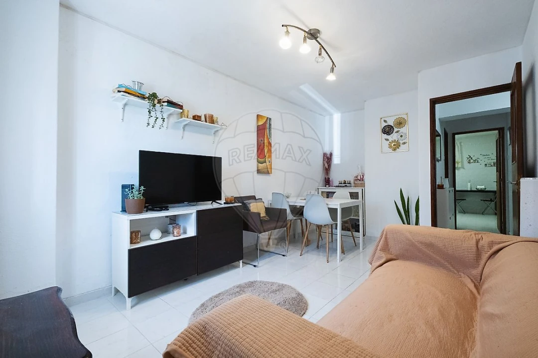 Apartamento T1 para Venda em Massamá e Monte Abraão Foto 8