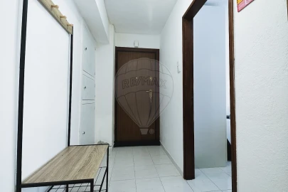 Apartamento T1 para Venda em Massamá e Monte Abraão