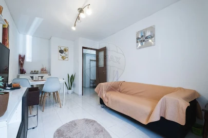 Apartamento T1 para Venda em Massamá e Monte Abraão