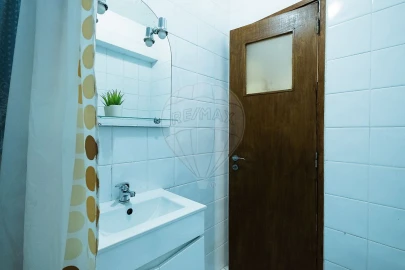 Apartamento T1 para Venda em Massamá e Monte Abraão