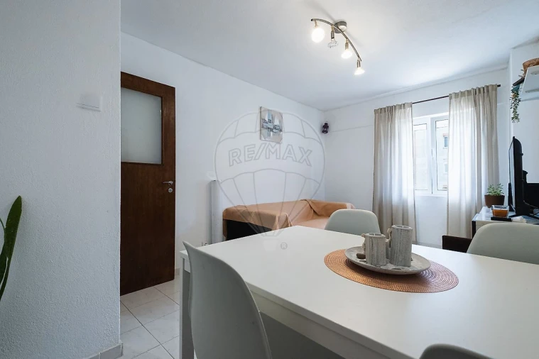 Apartamento T1 para Venda em Massamá e Monte Abraão Foto 6