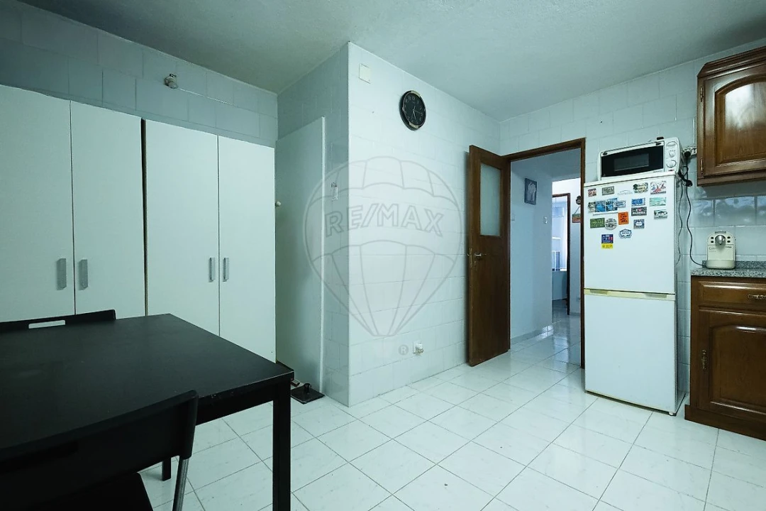 Apartamento T1 para Venda em Massamá e Monte Abraão Foto 11