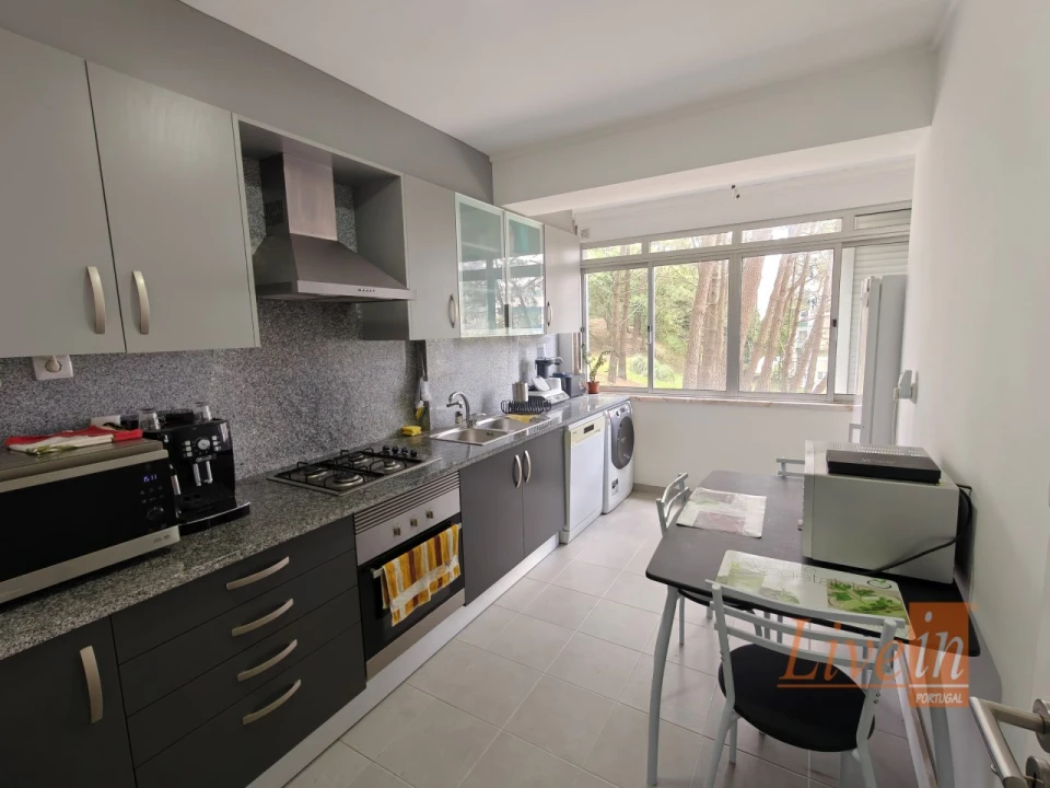 Apartamento T1 para Venda em Rio de Mouro Foto 1