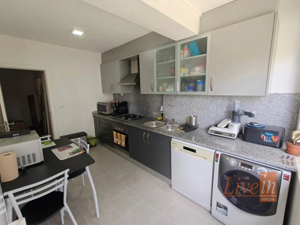 Apartamento T1 para Venda em Rio de Mouro Foto 3