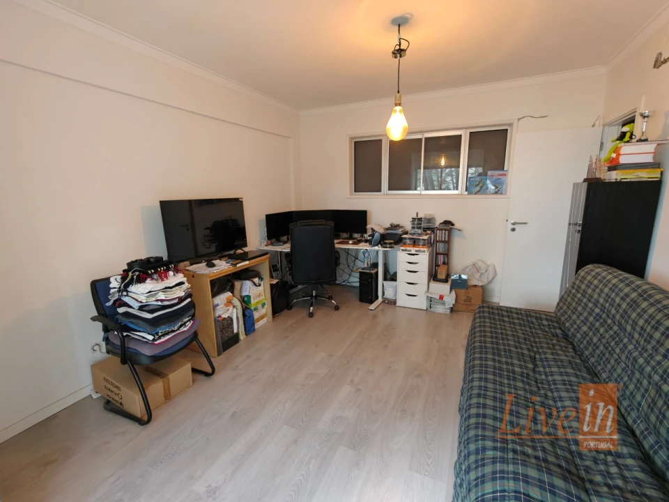 Apartamento T1 para Venda em Rio de Mouro Foto 7