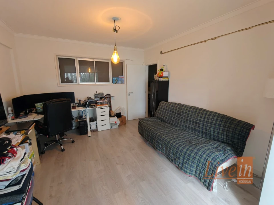 Apartamento T1 para Venda em Rio de Mouro Foto 8