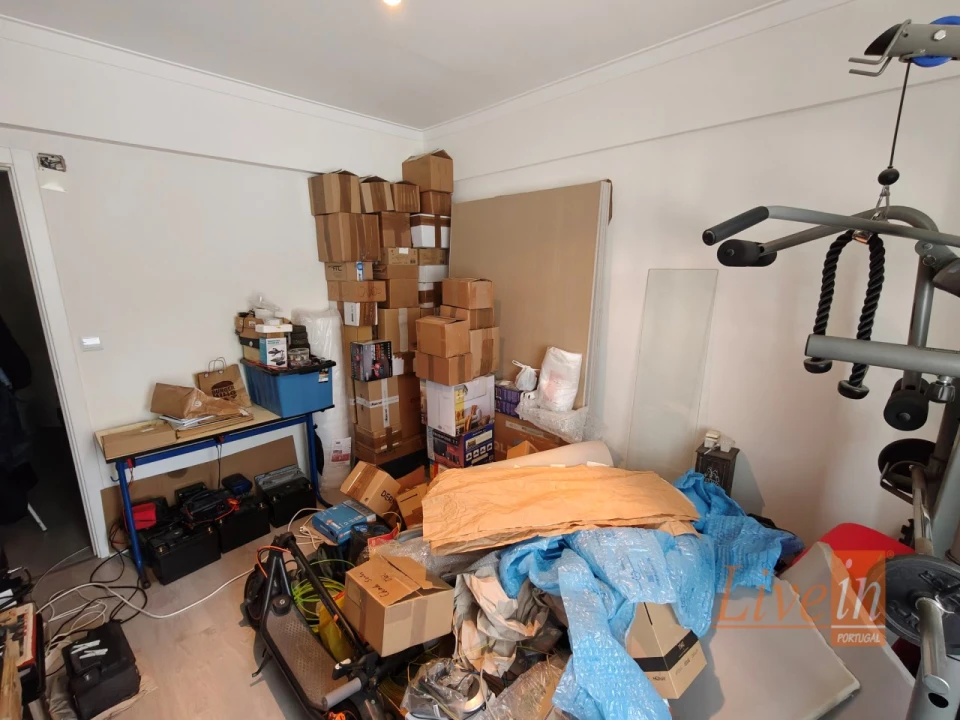 Apartamento T1 para Venda em Rio de Mouro Foto 18