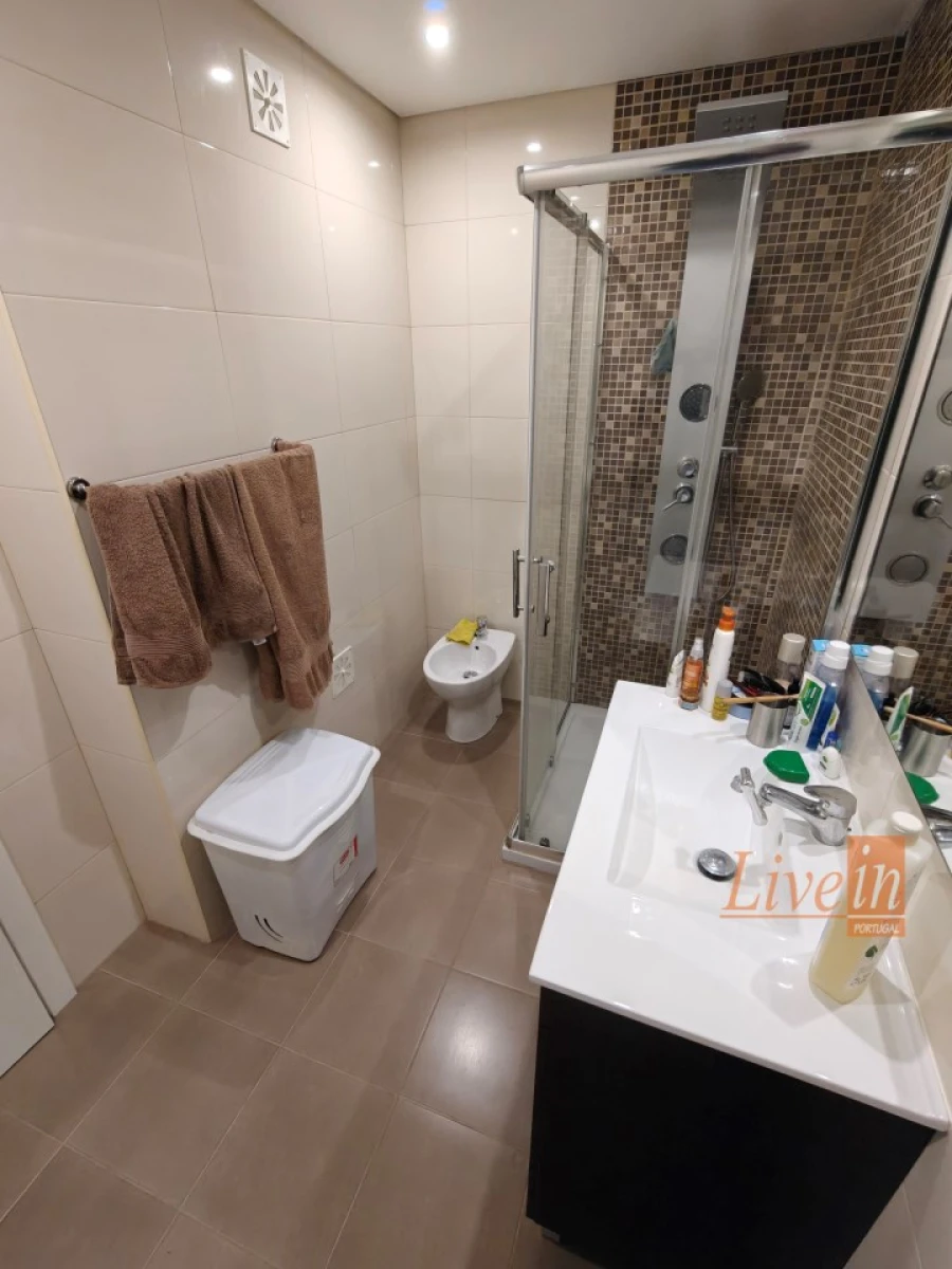 Apartamento T1 para Venda em Rio de Mouro Foto 14