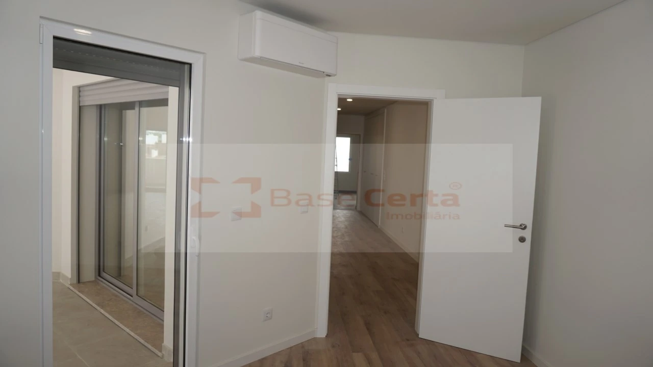 Apartamento T2 para Venda em Santa Clara Foto 21