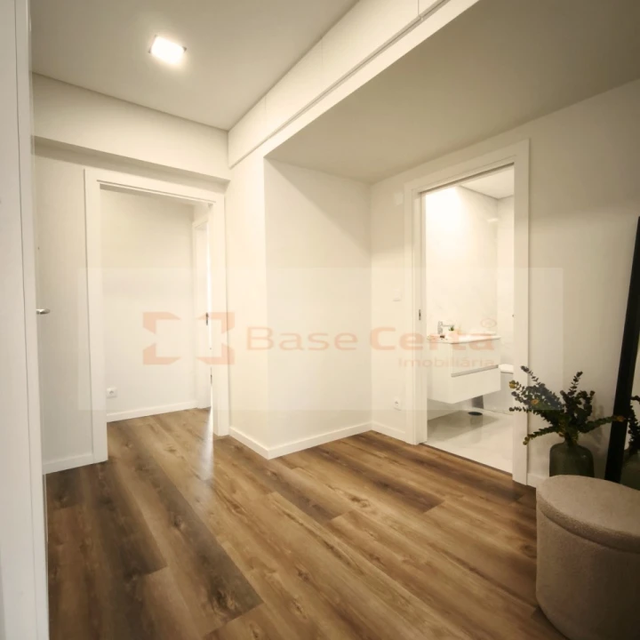 Apartamento T3 para Venda em Benfica Foto 5
