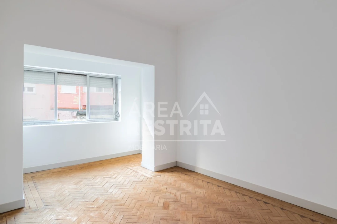 Apartamento T2 para Venda em Almada, Cova da Piedade, Pragal e Cacilhas Foto 5