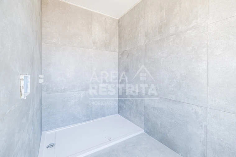 Moradia T4 para Venda em Charneca de Caparica e Sobreda Foto 28