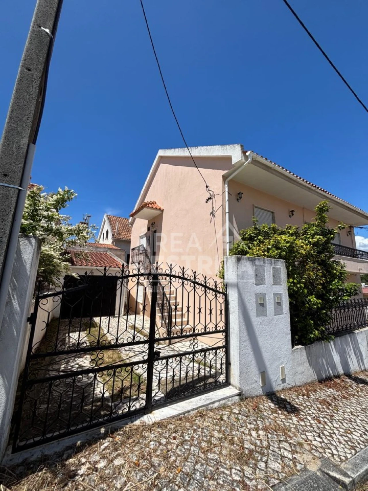 Moradia T4 para Venda em Charneca de Caparica e Sobreda Foto 2