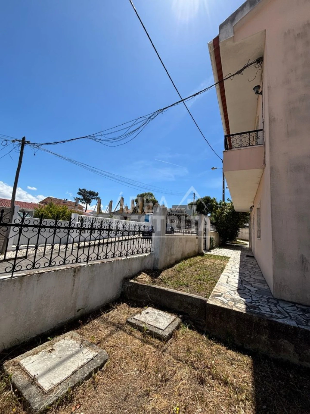 Moradia T4 para Venda em Charneca de Caparica e Sobreda Foto 4