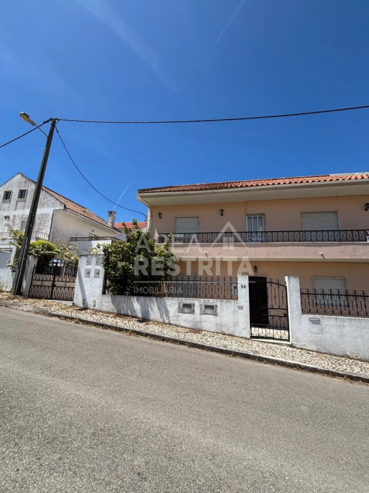 Moradia T4 para Venda em Charneca de Caparica e Sobreda Foto 1