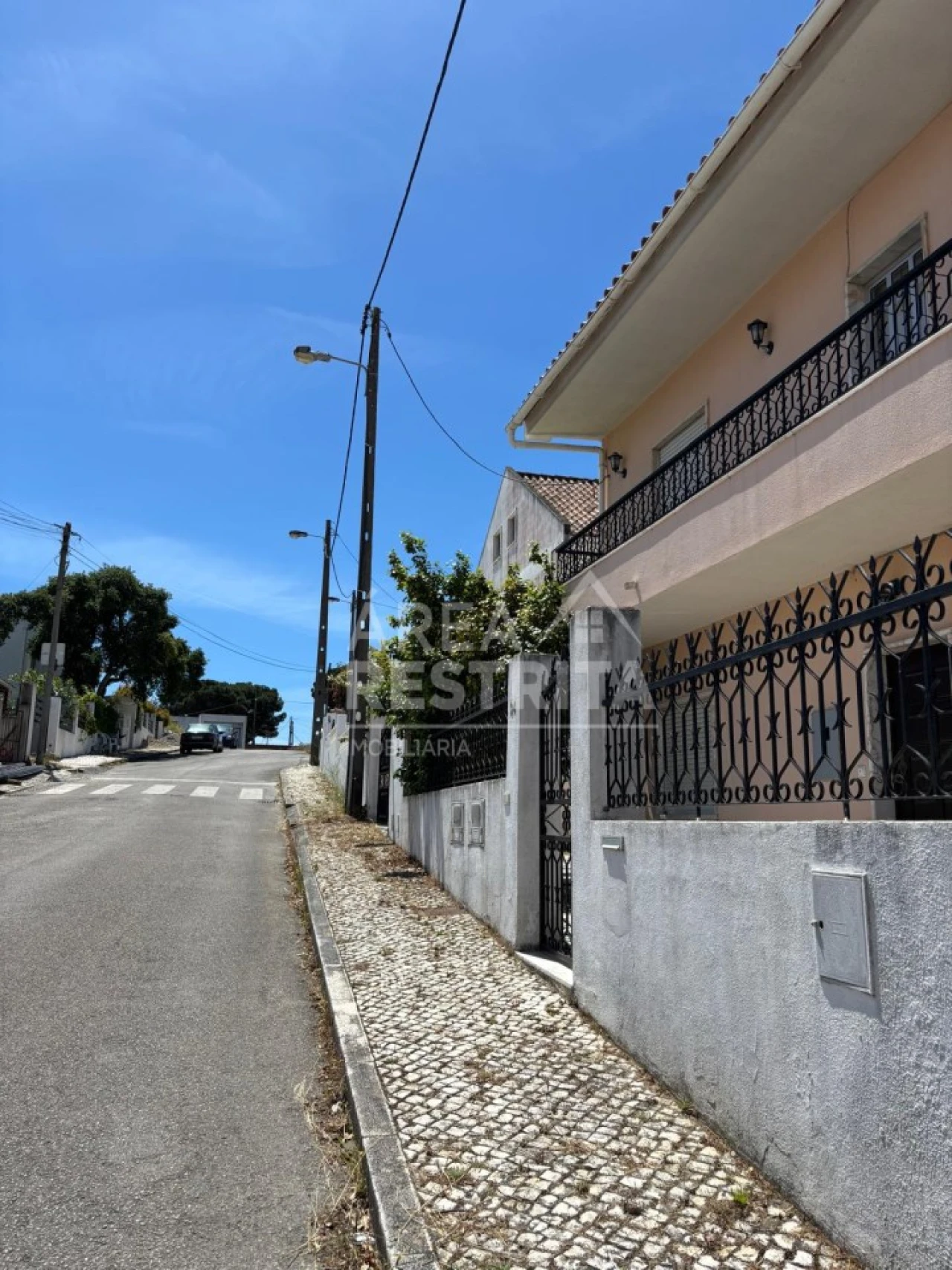 Moradia T4 para Venda em Charneca de Caparica e Sobreda Foto 3